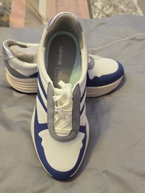 Women’s Lifestride BZEES‎ Athletic Walking Sneakers - White & Blue